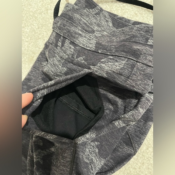 Lulu Lemon HR Align Joggers Grey/Black Camo Size 6 - Picture 4 of 5
